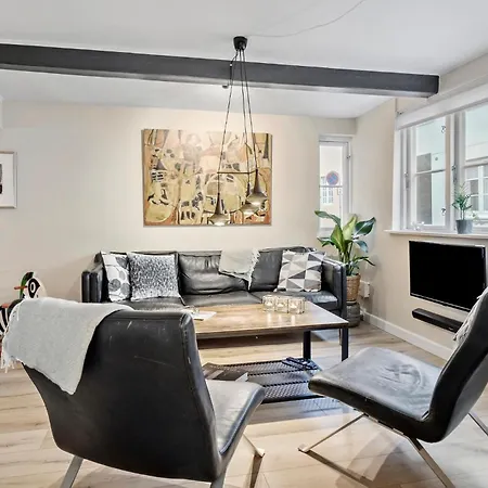 3 Bedroom Awesome In Holiday home