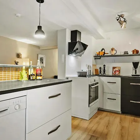 3 Bedroom Awesome In Holiday home